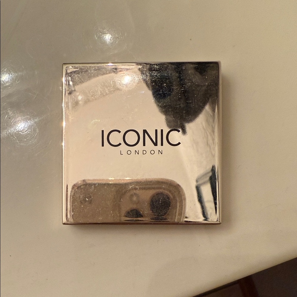 ICONIC London Reflective Silver Accent